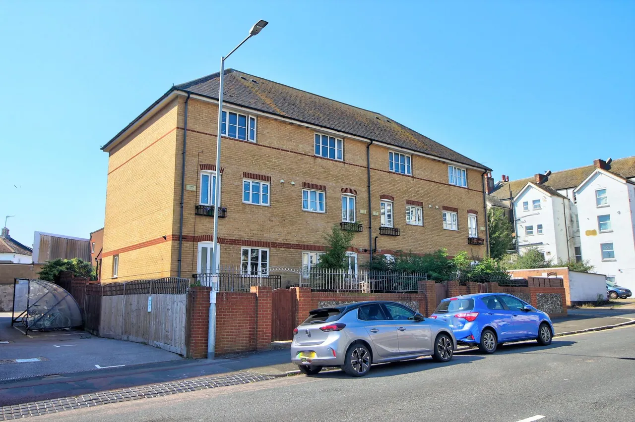 Avenue Lane, Eastbourne, BN21, photo 13