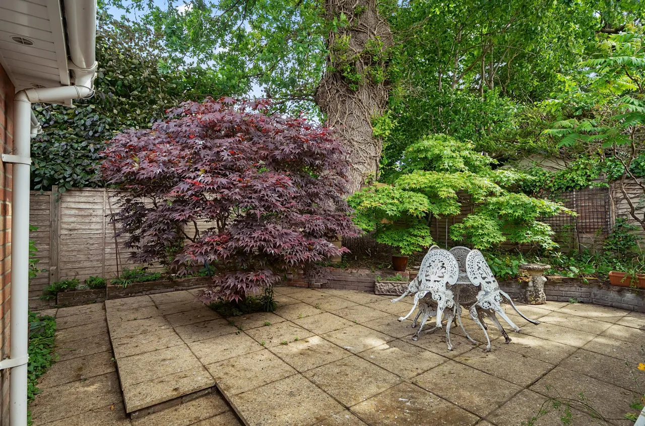 Chapel Gardens, Lindford, GU35, photo 28