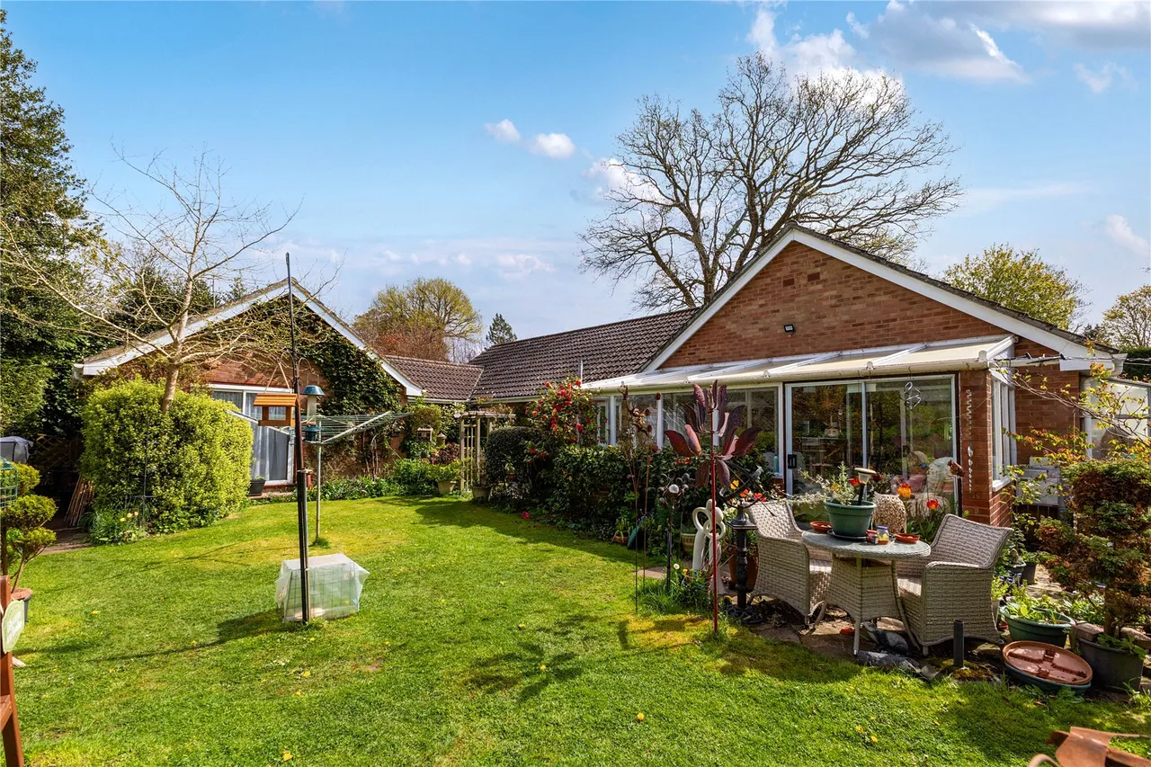 Chapel Gardens, Lindford, GU35, photo 8