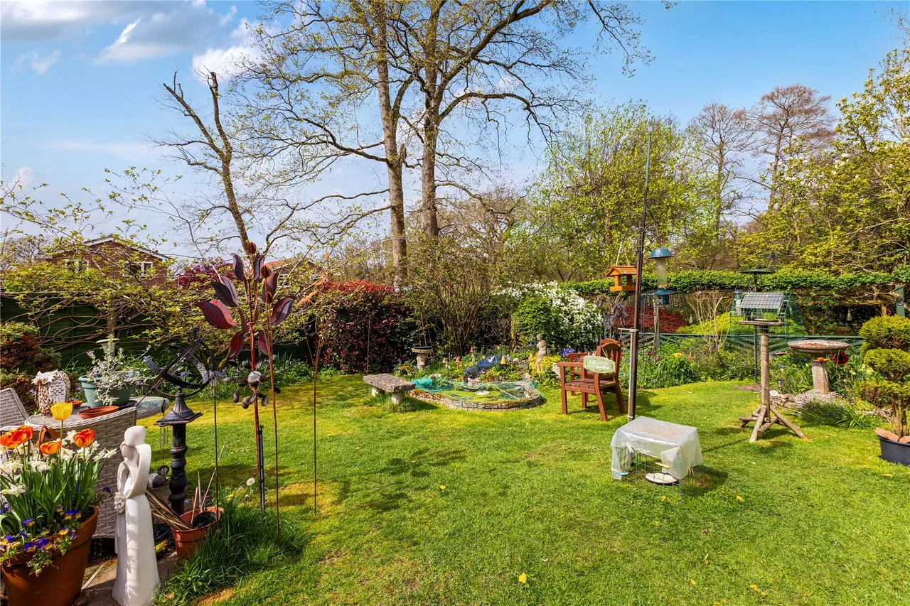Chapel Gardens, Lindford, GU35, photo 10