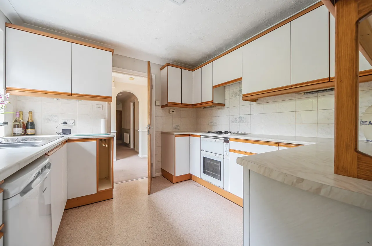 Chapel Gardens, Lindford, GU35, photo 18