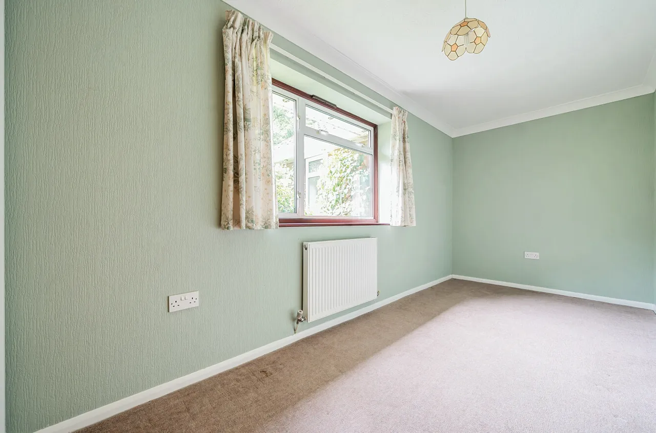 Chapel Gardens, Lindford, GU35, photo 23