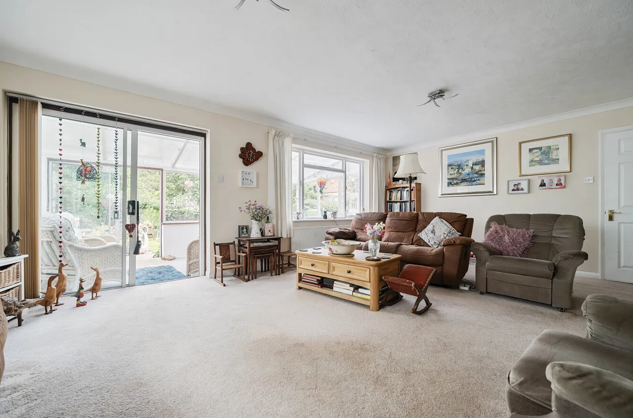 Chapel Gardens, Lindford, GU35, photo 3