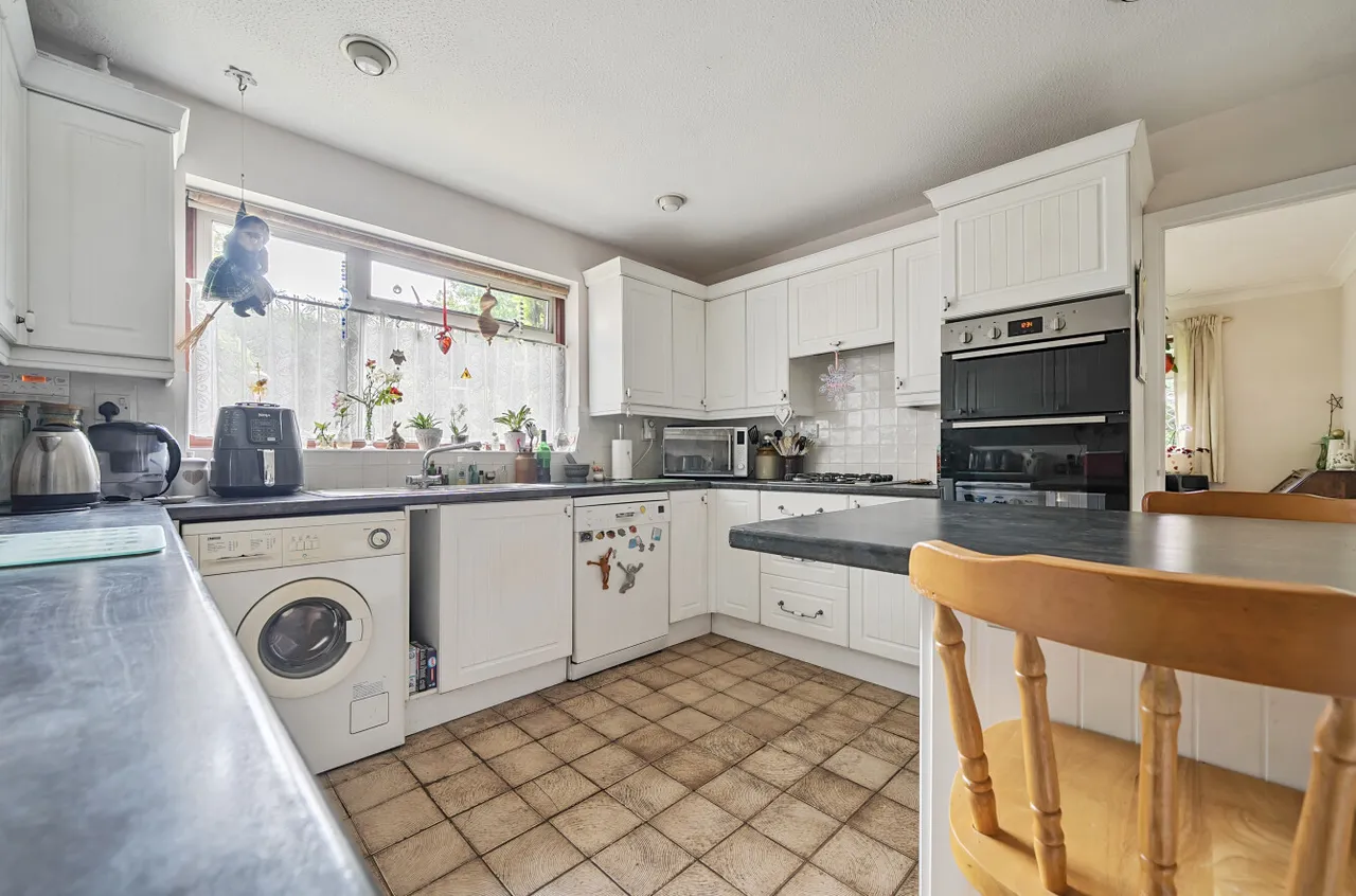 Chapel Gardens, Lindford, GU35, photo 7
