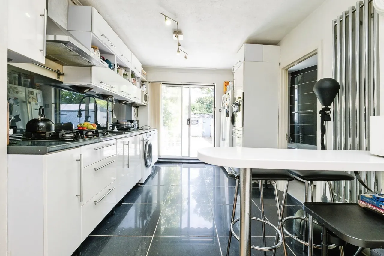 Ballards Road, DAGENHAM, Essex, RM10, photo 5