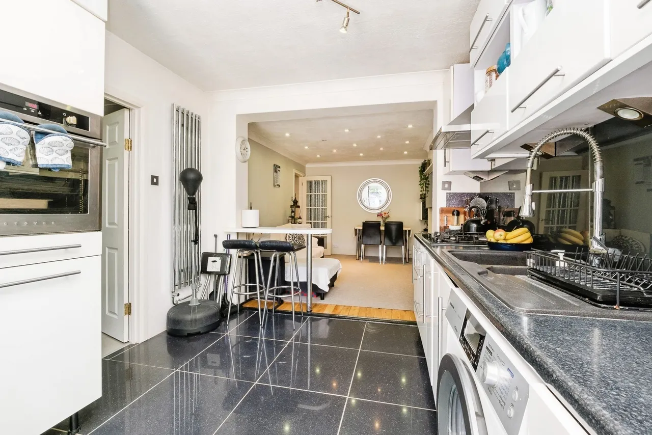 Ballards Road, DAGENHAM, Essex, RM10, photo 16