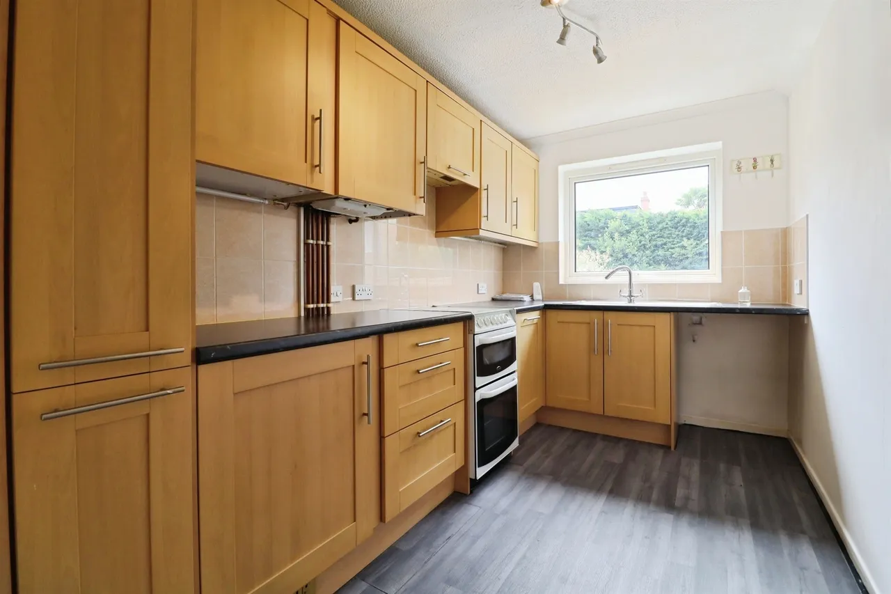 St. Francis Court Cardiff, CF14, photo 2