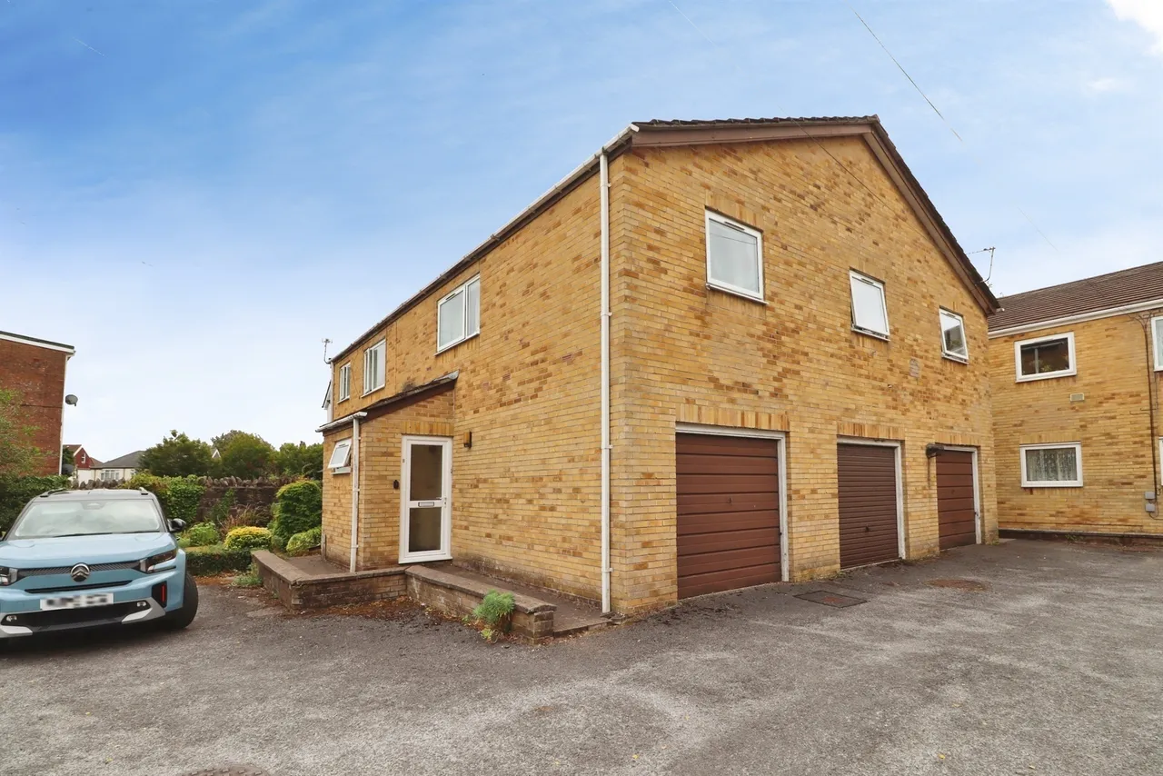 2 bed flat for sale, St. Francis Court Cardiff, CF14