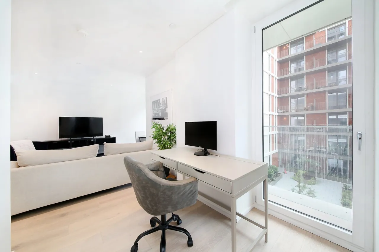York Place, London, SW11, photo 15