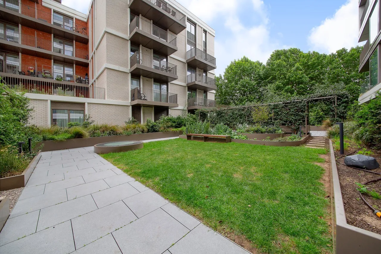 York Place, London, SW11, photo 8