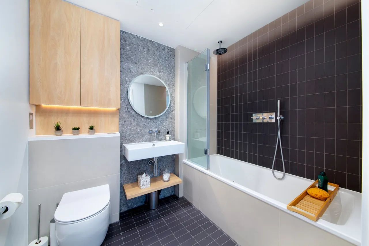 York Place, London, SW11, photo 4