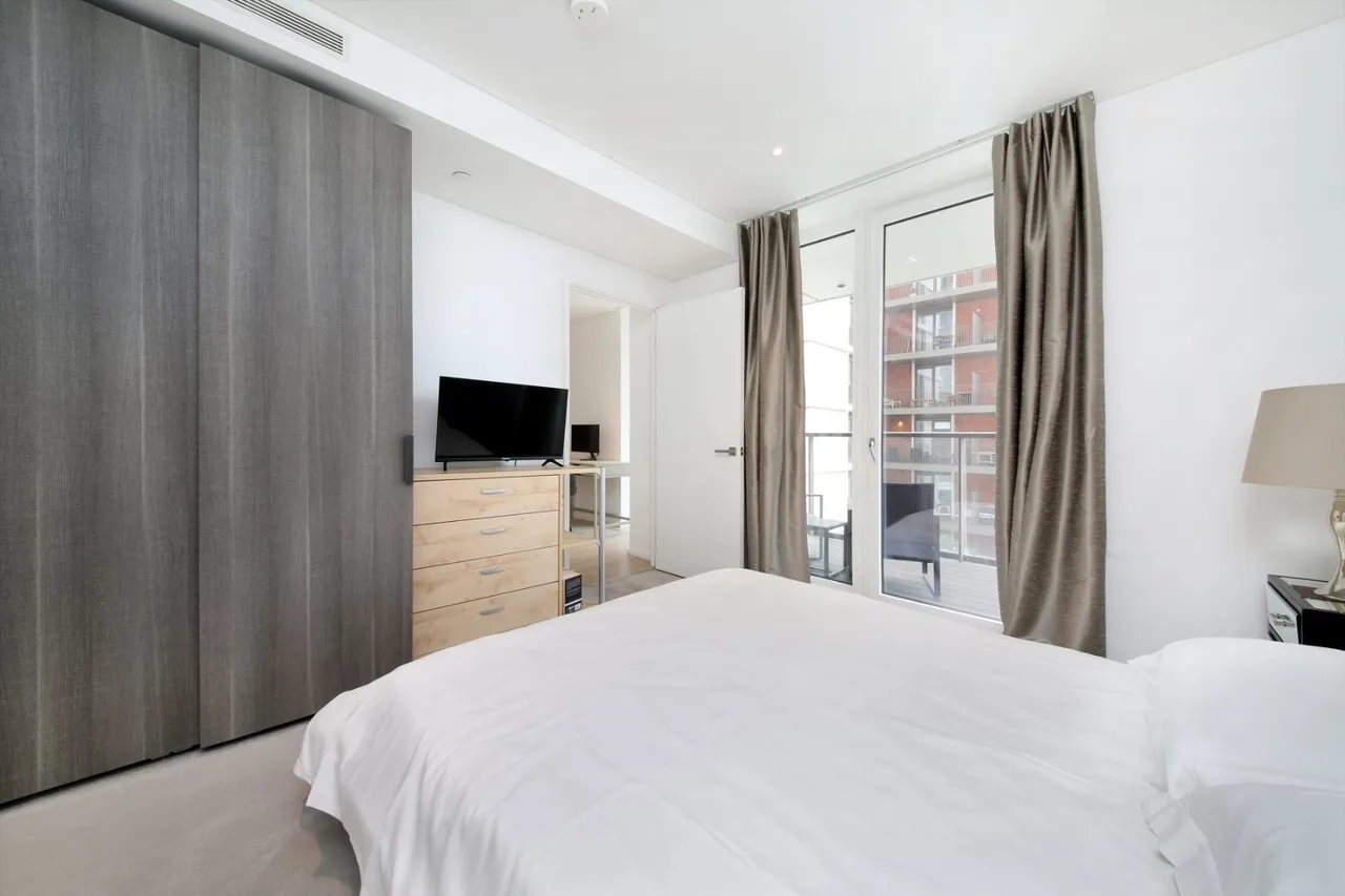 York Place, London, SW11, photo 7