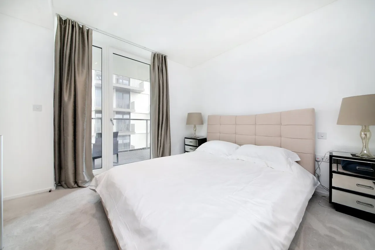 York Place, London, SW11, photo 6