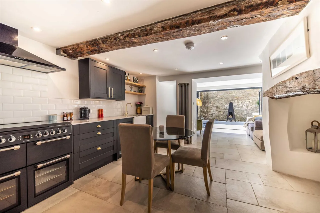 2 bed house for sale, Oxford Street, Woodstock, OX20