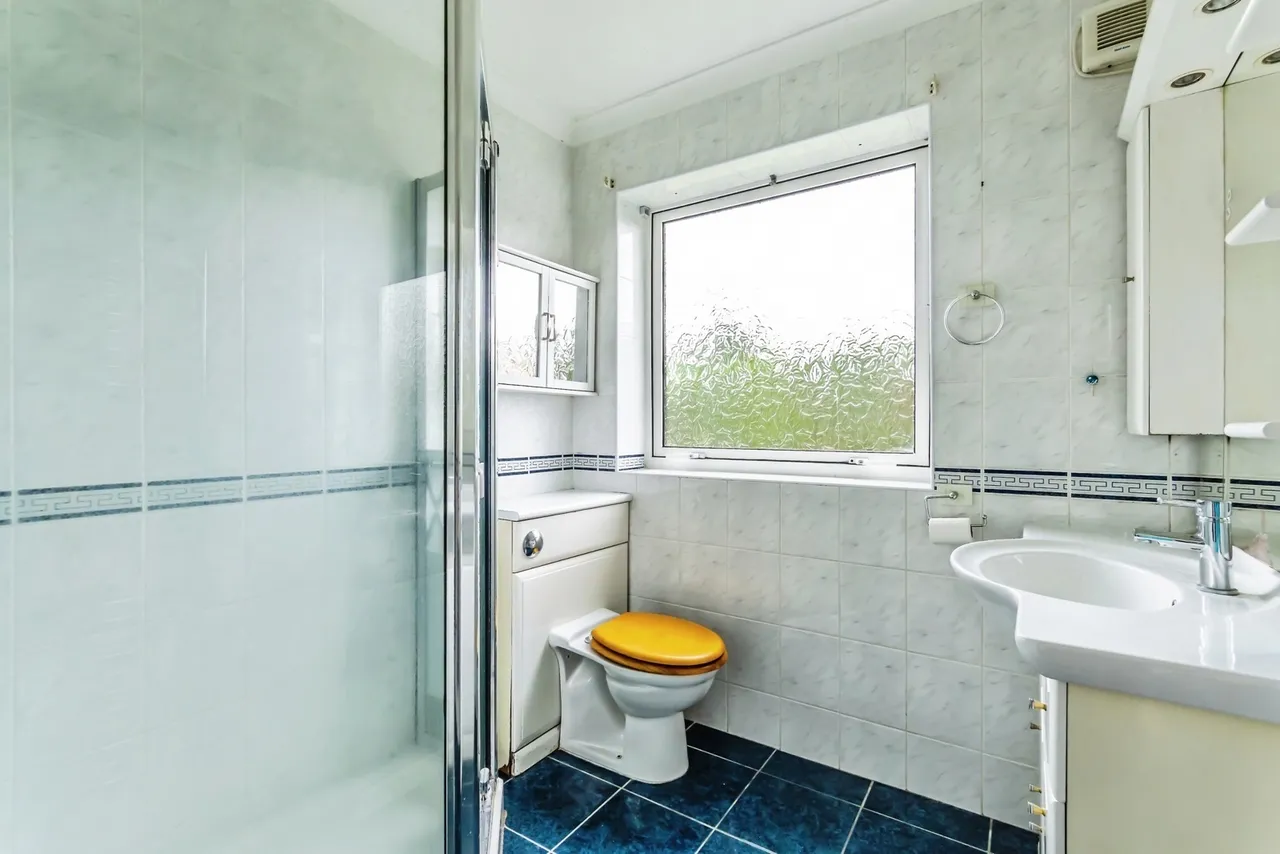 Liskeard Lodge, Tupwood Lane, Caterham, Surrey, CR3, photo 5