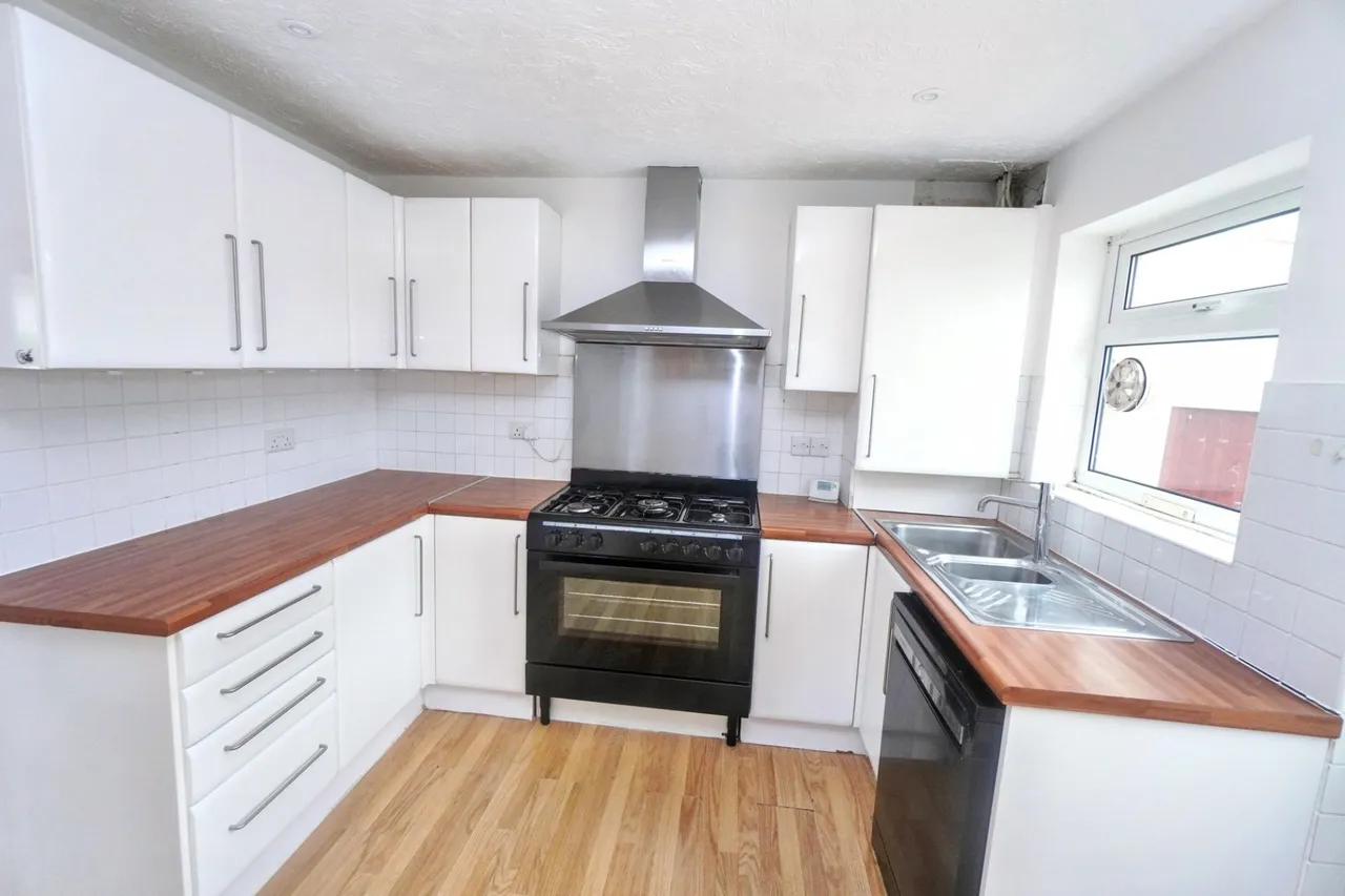 Hithercroft Road, High Wycombe, HP13, photo 2