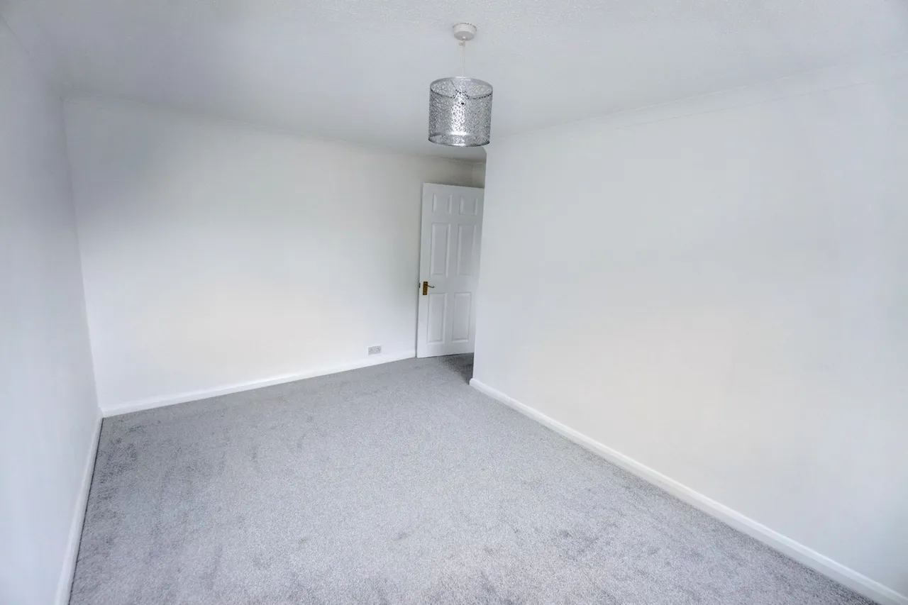 Hithercroft Road, High Wycombe, HP13, photo 11