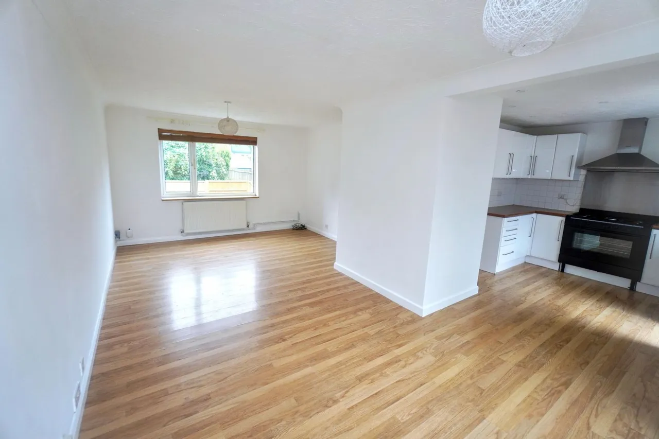 Hithercroft Road, High Wycombe, HP13, photo 3