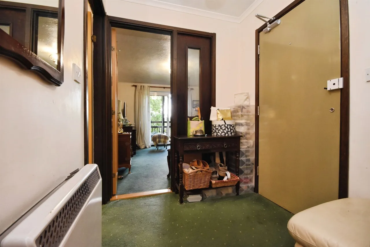 Bradwell Green, Hutton, CM13, photo 6