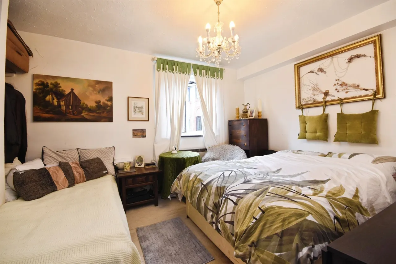 Bradwell Green, Hutton, CM13, photo 7
