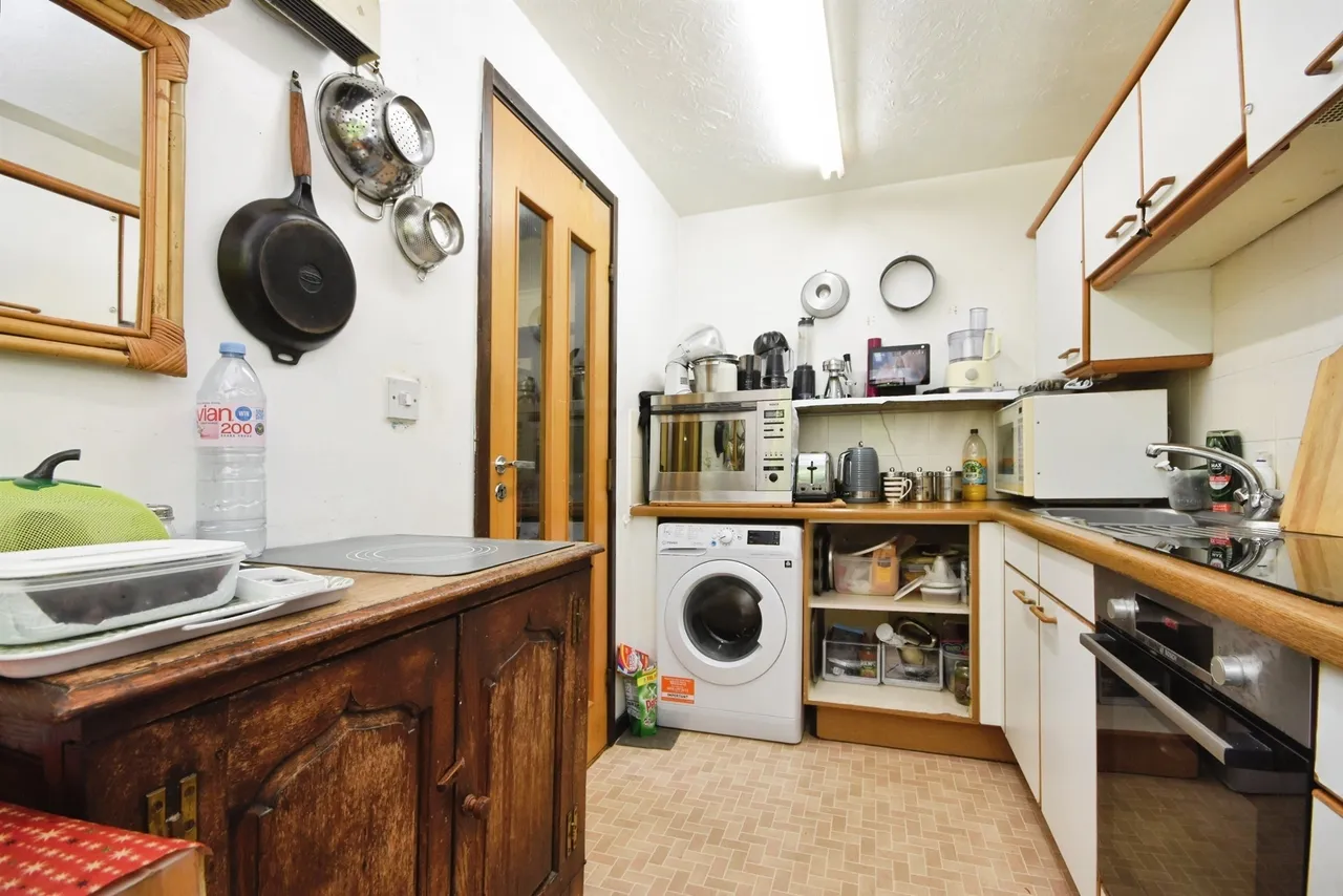 Bradwell Green, Hutton, CM13, photo 4
