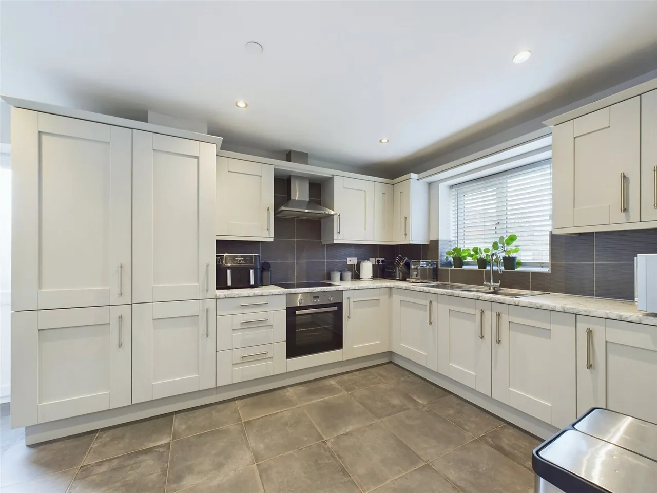 The Yews, Saltney Ferry, Chester, Flintshire, CH4 0BX, photo 4