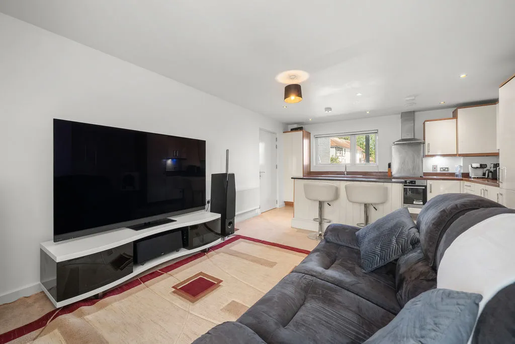 Howden Drive, Row Town KT15 1EA, photo 6