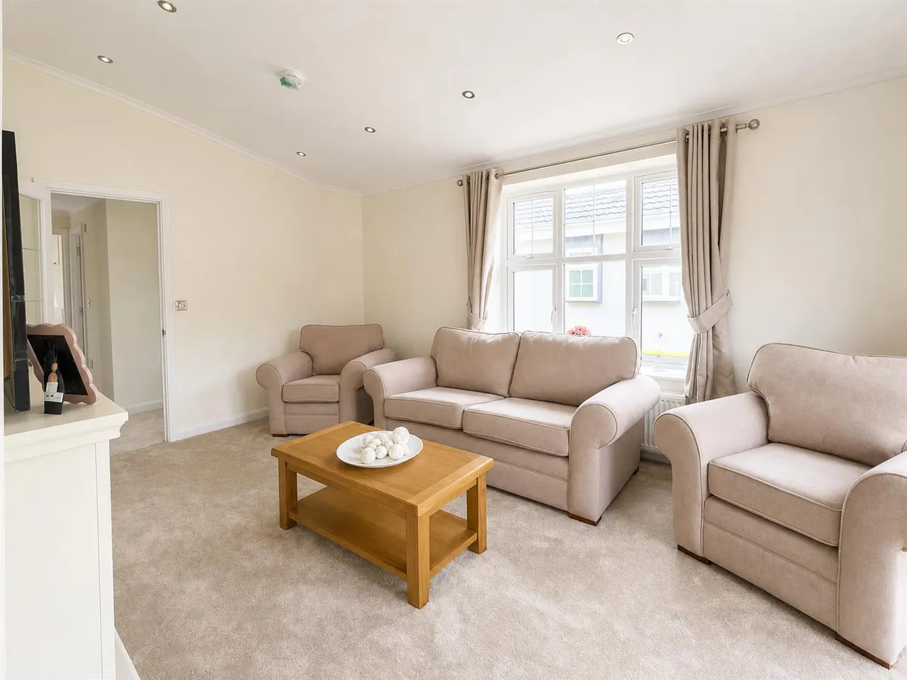 Willows Riverside Park, Windsor, SL4 5TL, photo 4