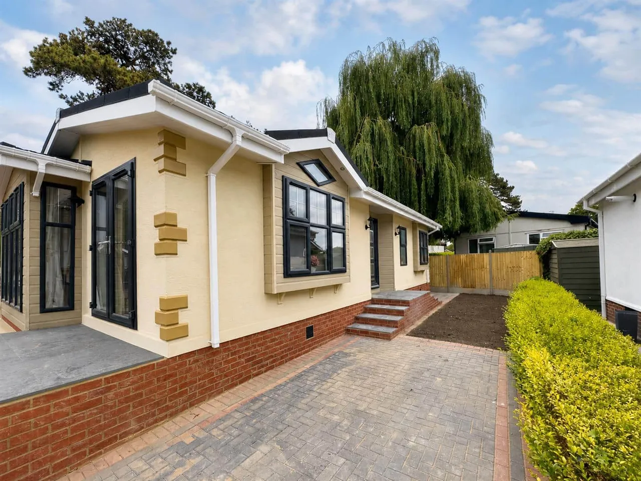 2 bed property for sale — Willows Riverside Park, Windsor, SL4 5TL