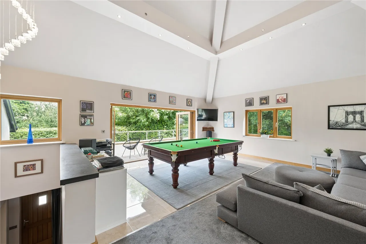 6 bed house for sale, Carleton Road, Pontefract
