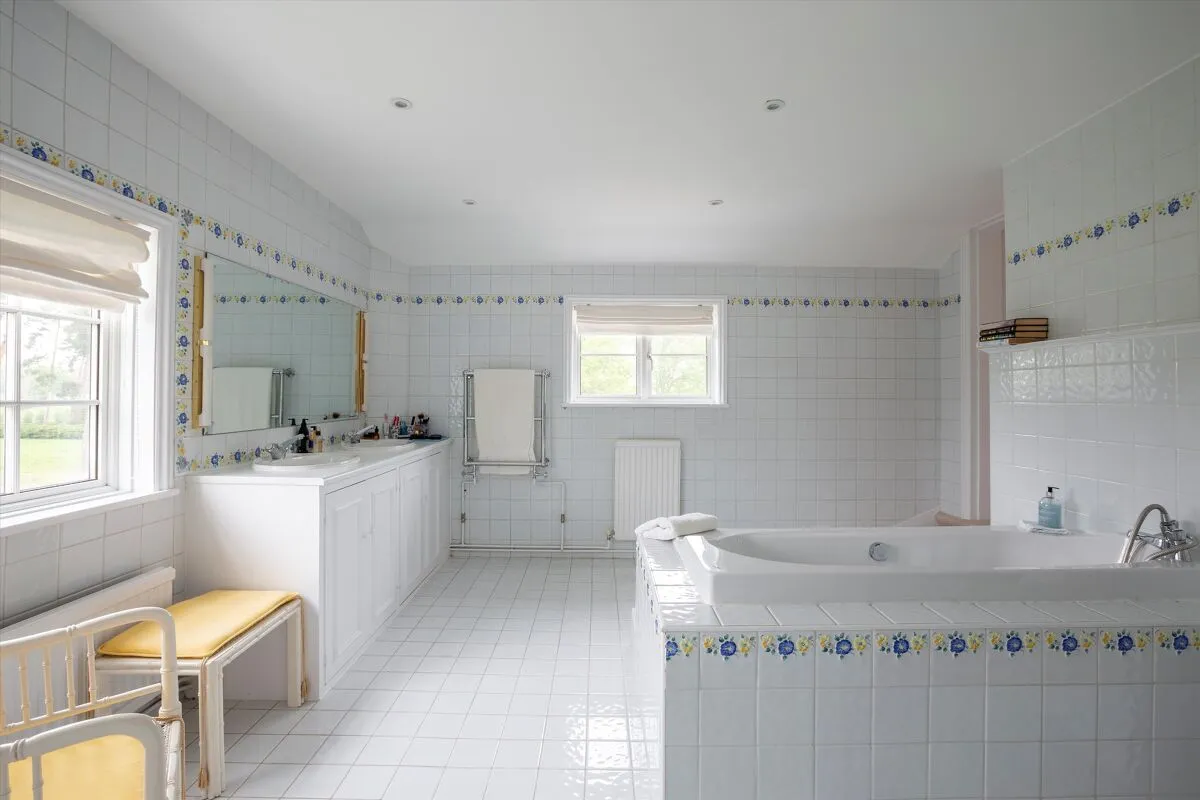 Guildford Road, Broadbridge Heath, RH12, photo 16