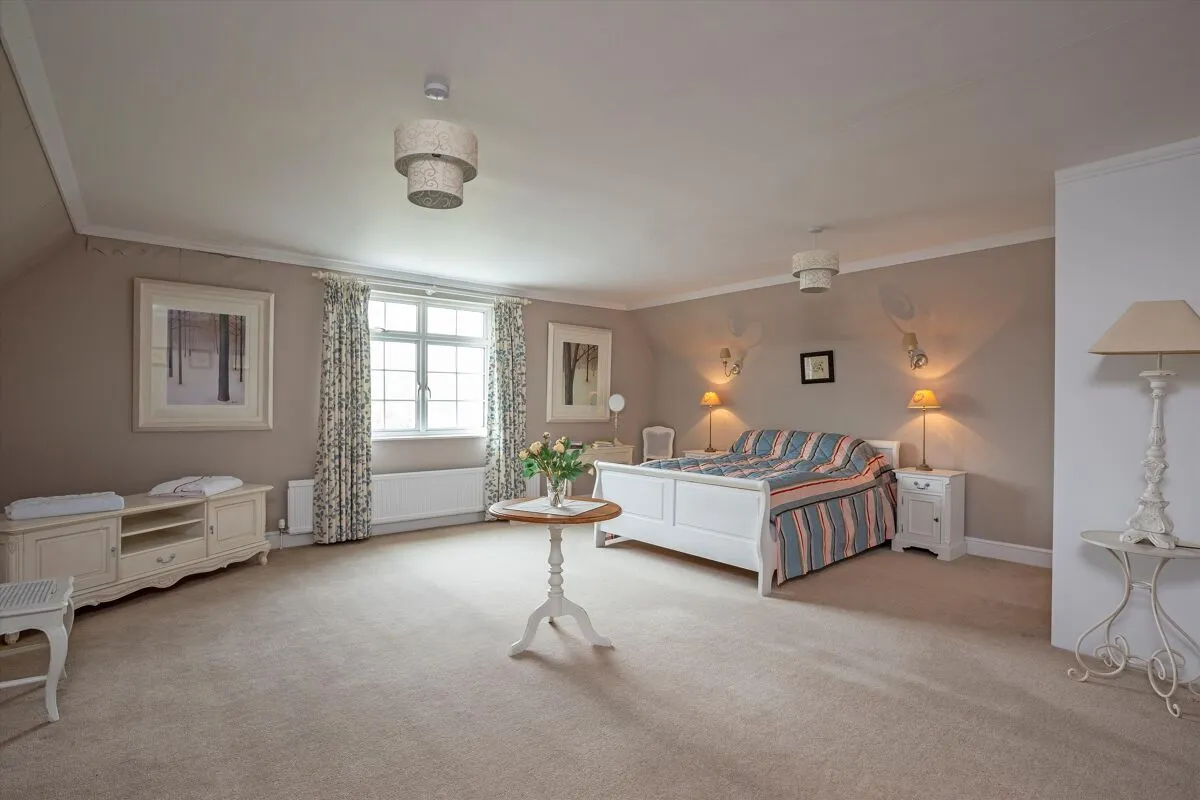 Guildford Road, Broadbridge Heath, RH12, photo 12