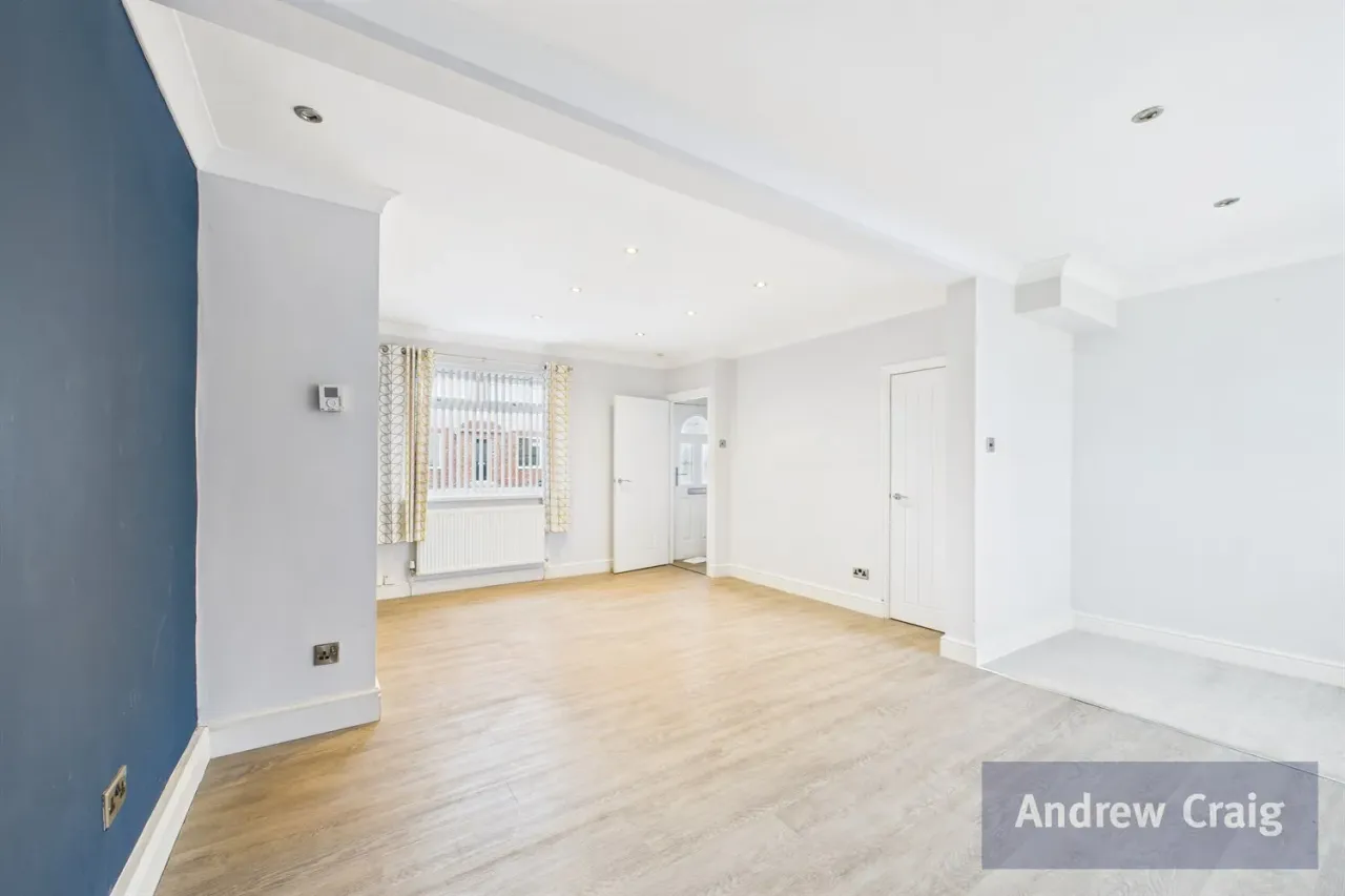 Ogle Grove, Jarrow, NE32, photo 3