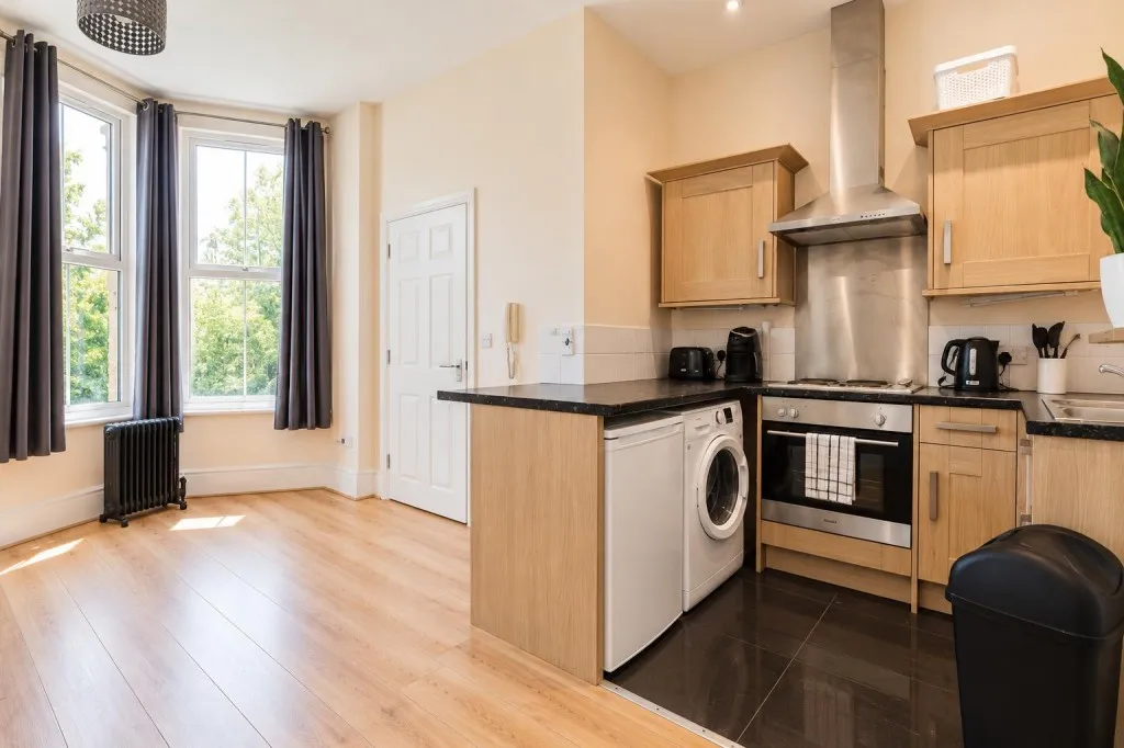 Tachbrook Road, Leamington Spa, photo 6