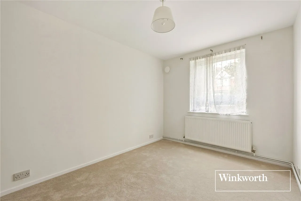 Holden Road, Woodside Park, London, N12, photo 3