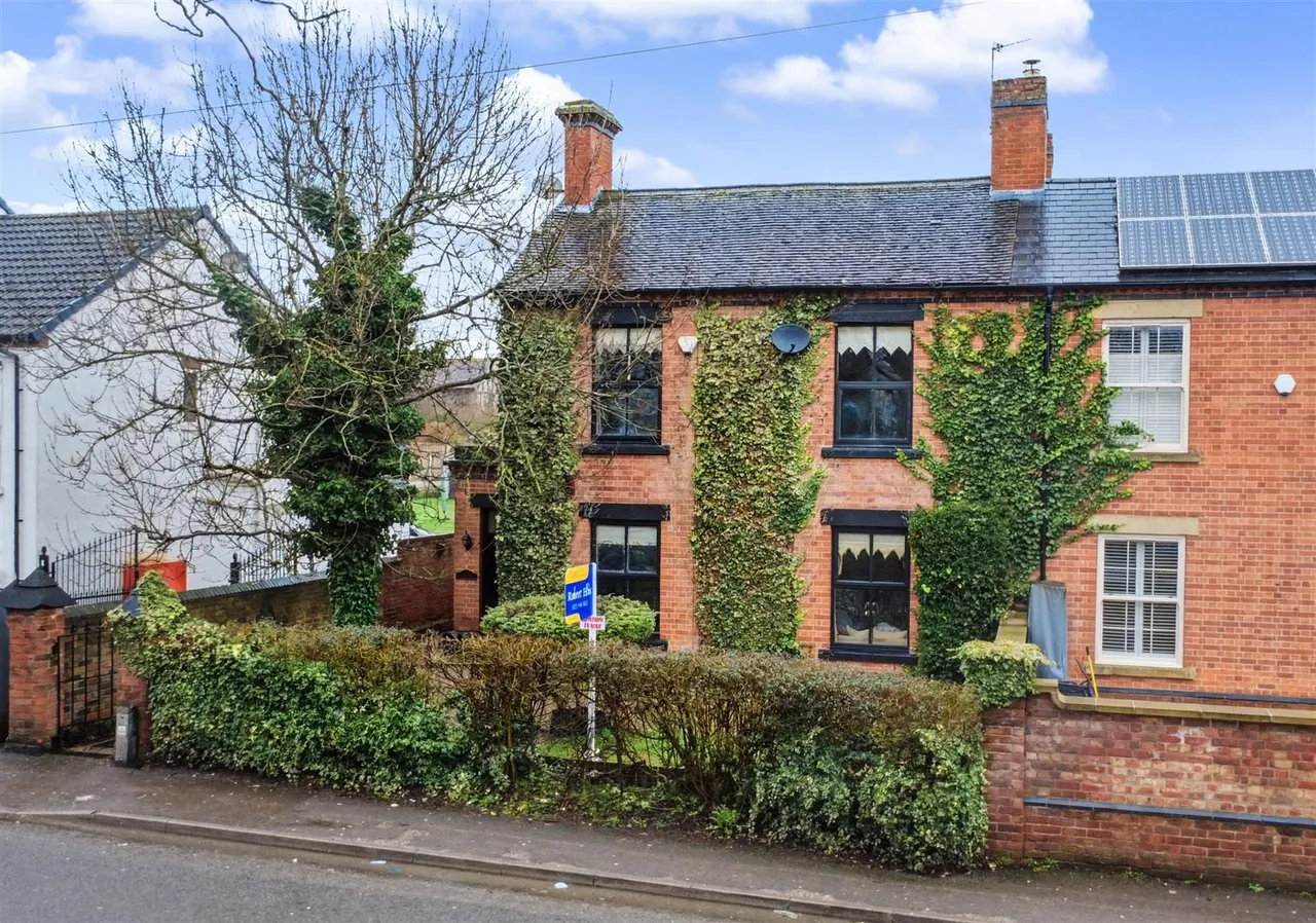 3 bed house for sale, Derby Road, Sandiacre, NG10