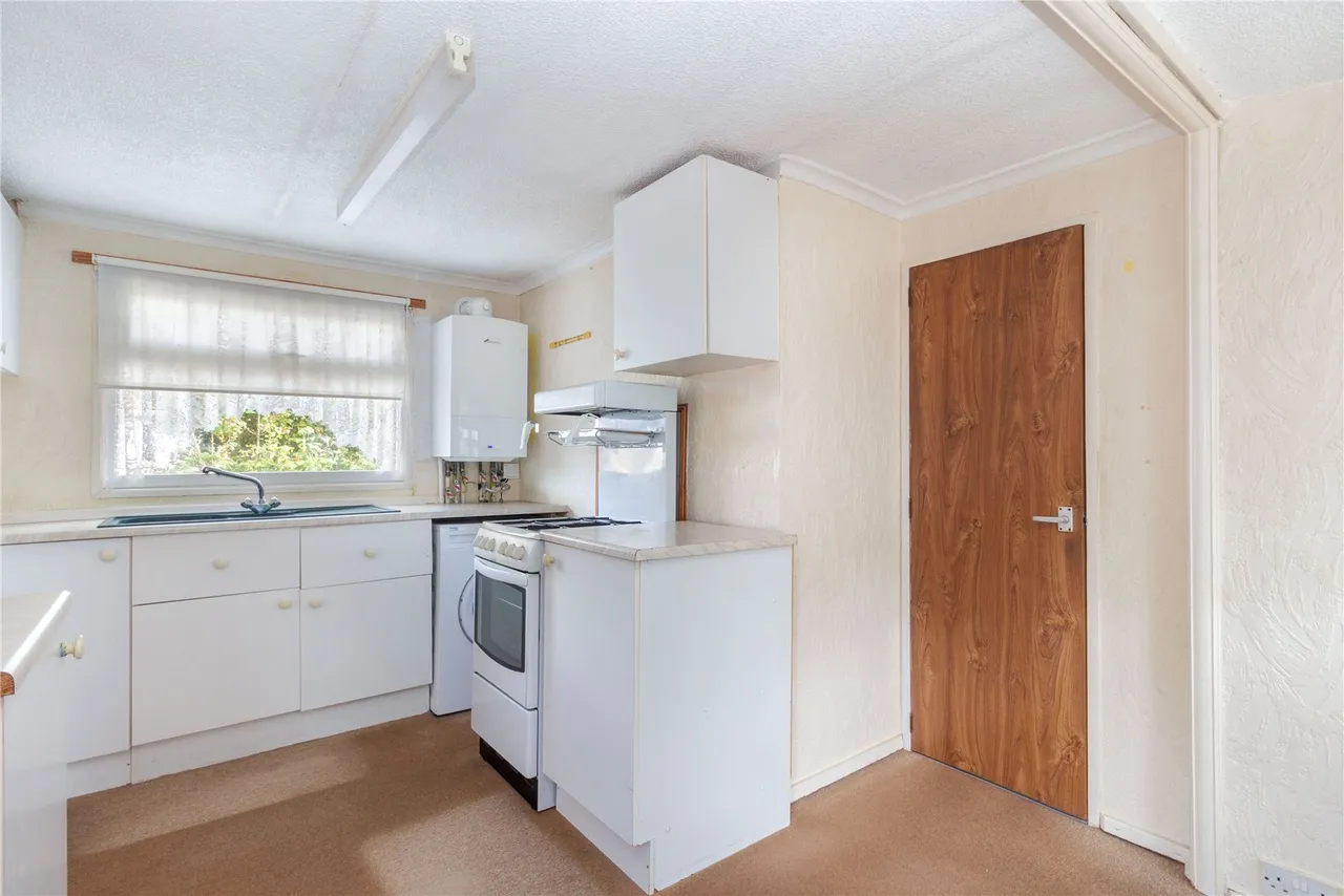 The Glen, Linthurst Newtown, Blackwell, Bromsgrove, B60 1BX, photo 5