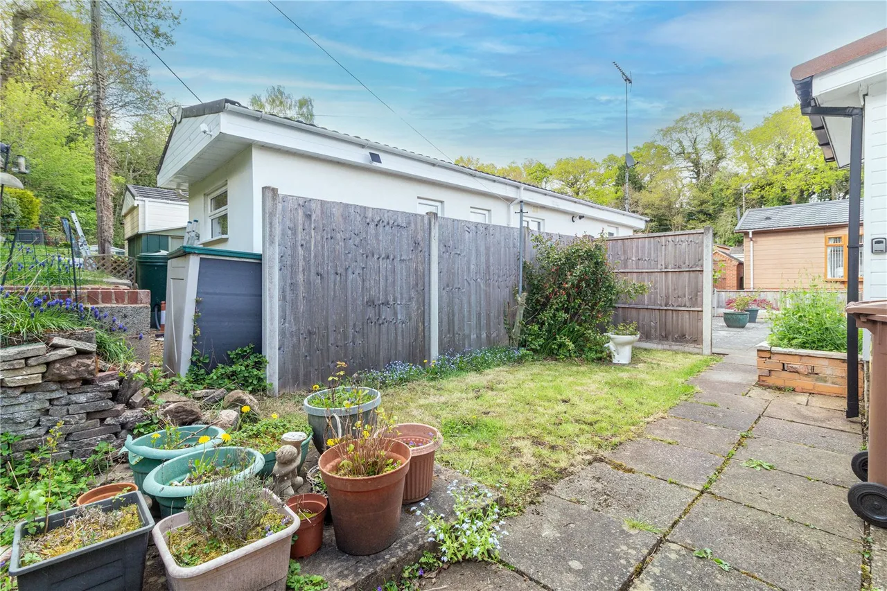 The Glen, Linthurst Newtown, Blackwell, Bromsgrove, B60 1BX, photo 16