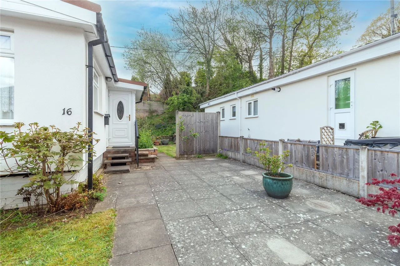 The Glen, Linthurst Newtown, Blackwell, Bromsgrove, B60 1BX, photo 13