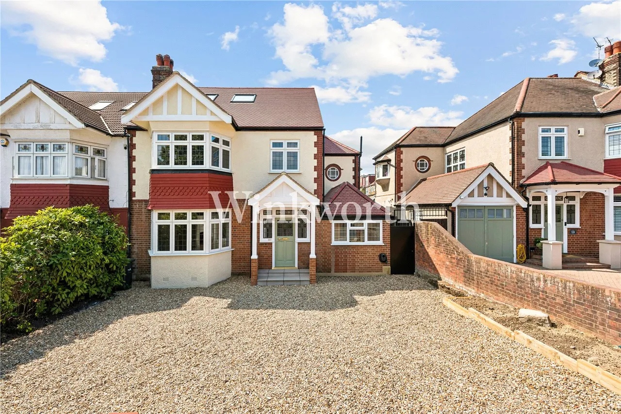 5 bed house for sale — Powys Lane, London, N13