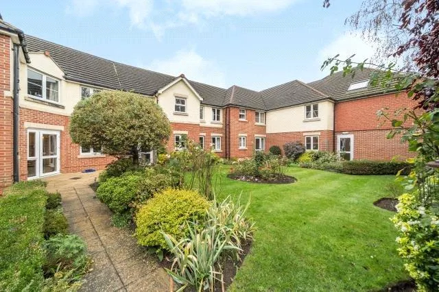 Guildford Road, Lightwater, GU18, photo 19