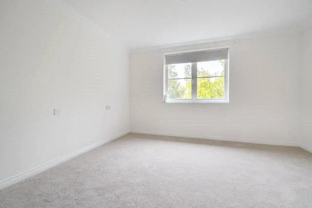 Guildford Road, Lightwater, GU18, photo 9
