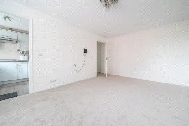 Guildford Road, Lightwater, GU18, photo 3