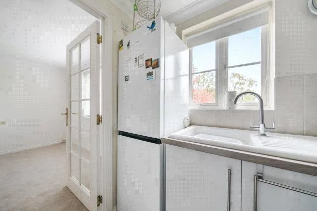 Guildford Road, Lightwater, GU18, photo 6