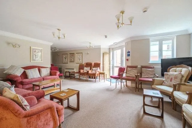 Guildford Road, Lightwater, GU18, photo 12