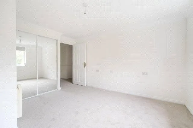 Guildford Road, Lightwater, GU18, photo 4