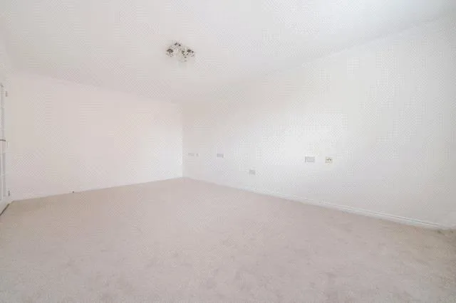 Guildford Road, Lightwater, GU18, photo 11