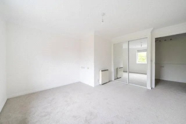 Guildford Road, Lightwater, GU18, photo 8