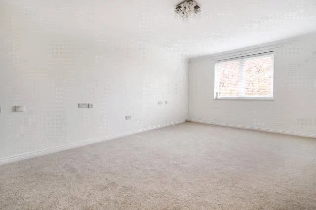 Guildford Road, Lightwater, GU18, photo 10