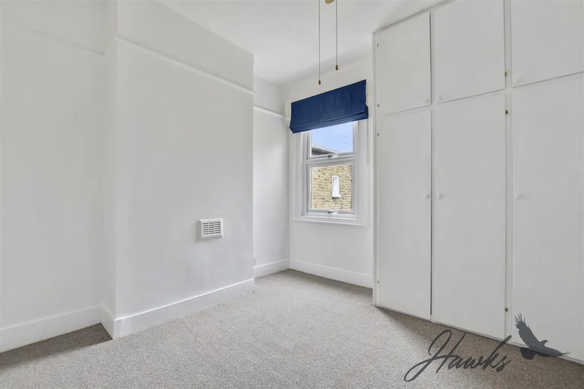 Mafeking Avenue, Brentford, TW8, photo 4
